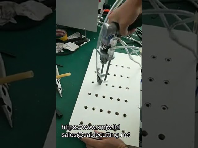 맞춤형 자동 스크류드라이버 머신 | 산업용 조립 자동화 솔루션